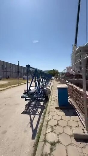 Автокран при строителни дейности